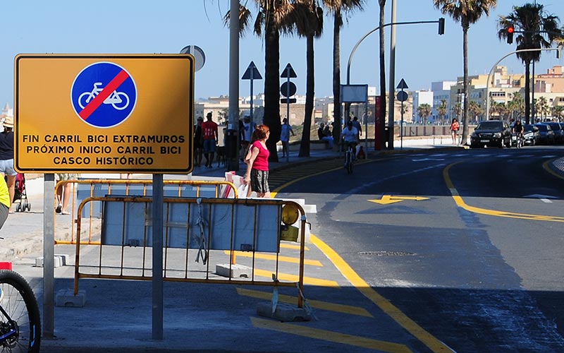 El carril bici del centro ‘llega’ a la avenida Fernández Ladreda
