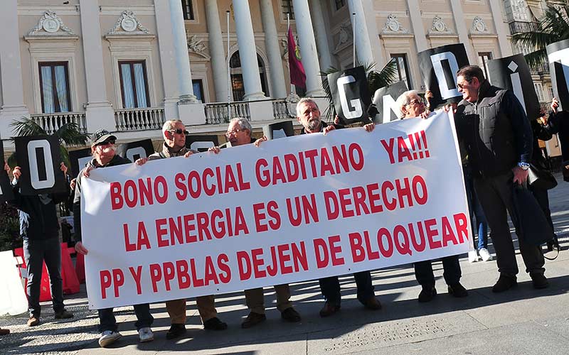 Fernández (PP) dice sufrir “otra campaña de coacciones de círculos de Podemos” e interpreta que el bono social lo bloquea el alcalde