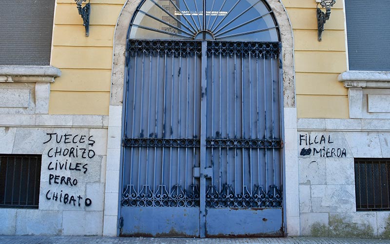 Cae el autor de las pintadas contra jueces y policías en fachadas de juzgados de la Bahía de Cádiz, quien no aclara el porqué de sus actos