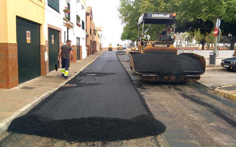 Vías y Obras proyecta el reasfaltado de una treintena de calles antes de las elecciones municipales