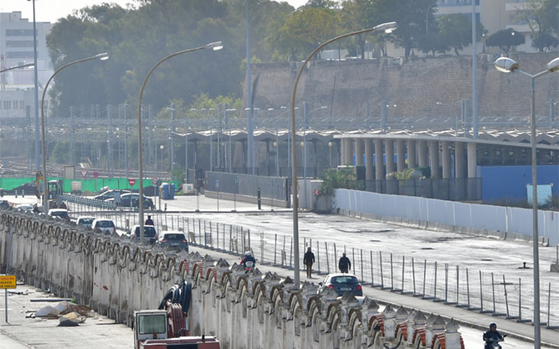El PP sostiene que Cádiz está perdiendo 2.000 plazas de aparcamiento por el carril bici; “un relato absolutamente falso”, para el alcalde