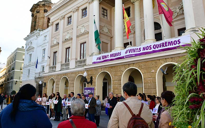 Cádiz repulsa y rechaza a la violencia machista por el 25-N, incidiendo en la necesidad de seguir “concienciando, sensibilización y luchando”