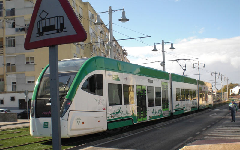 El tranvía de la Bahía iniciará en los primeros días de diciembre las pruebas dinámicas definitivas, al fin; ‘camino’ de su inauguración