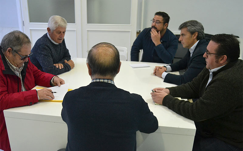 Fran Romero, desde AxSí, ve “muy interesante” la propuesta de Isla de León de implantar una línea circular de autobuses urbanos