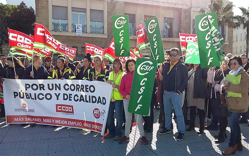 Un 75% de la plantilla de Correos en Cádiz secunda la primera jornada de huelga de las tres convocadas; los siguientes, en plenas navidades