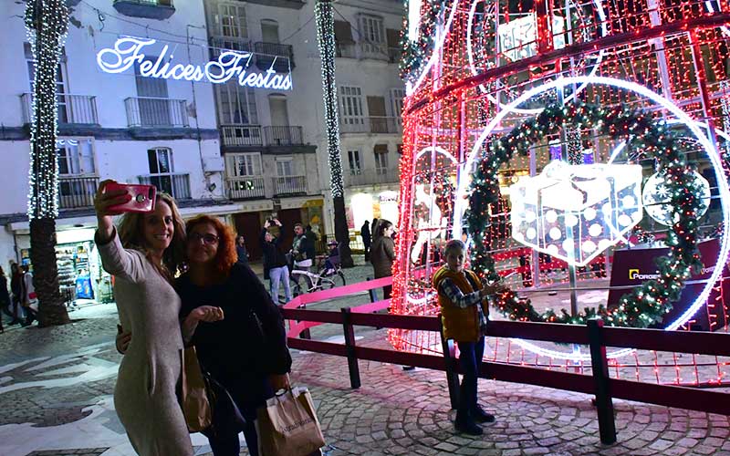 La Navidad ‘llega’ a Cádiz, con luces y actividades