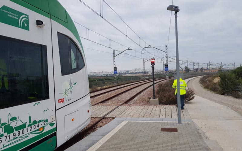 El tranvía de la Bahía ‘arranca’ poco a poco sus últimas pruebas