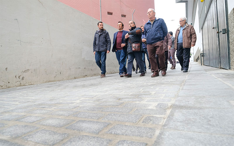 Finalizadas, antes de lo previsto, las obras reurbanización de la calle Madrazo y de los patios interiores de la Barriada de la Paz