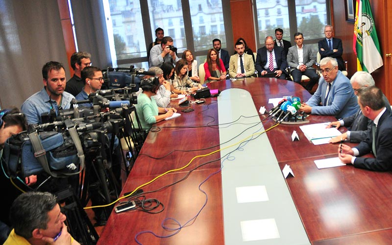 La APC reconoce la labor del gabinete de prensa de la delegación de la Junta de Andalucía en Cádiz con su premio Llave