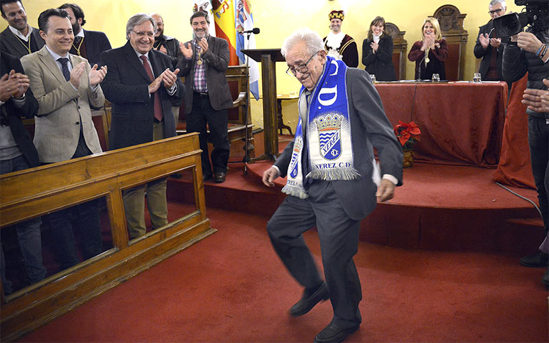 Rafael Verdú, un “caballero”, reconocido como Hijo Adoptivo de Jerez
