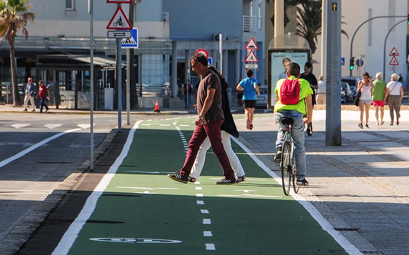 Las obras del carril bici continúan “según lo previsto”; ya están ejecutadas al 70% por extramuros y al 30% por el casco histórico
