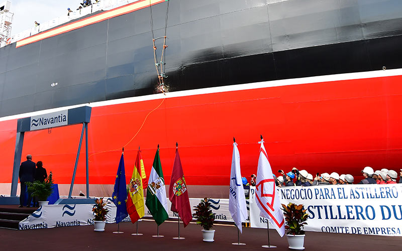 El astillero de Puerto Real entrega su tercer petrolero Suezmax con la ‘mente’ puesta en el cuarto y los “meses de parón” que se avecinan
