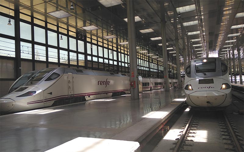 Los trenes que enlazan la Bahía de Cádiz y Madrid movieron el pasado año a 861.000 viajeros, casi un 2% más