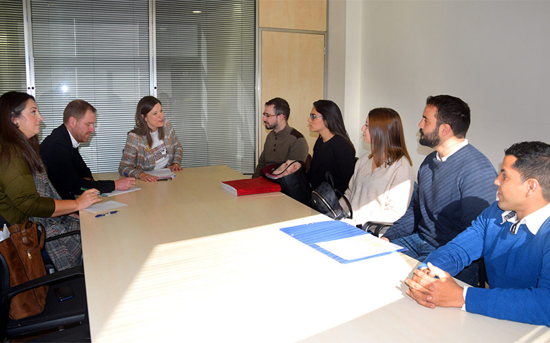 Estudiantes y Gobierno isleño se reúnen para consensuar los horarios para el aulario de la calle Alsedo y la biblioteca Luis Berenguer