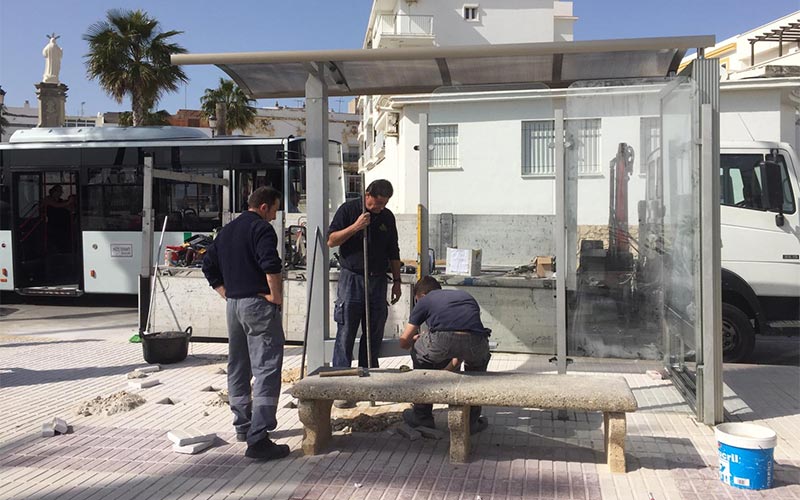 Rota renueva sus marquesinas de autobuses a coste cero
