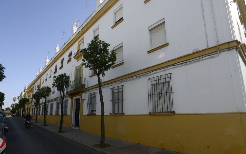 Roselló anima a otros portuenses con placas franquistas en sus viviendas a cumplir la ley, como los vecinos del número 13 de Cielos