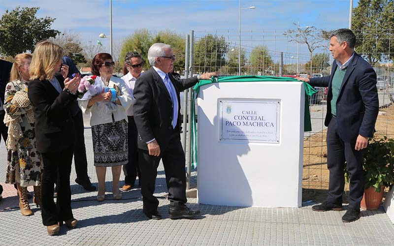 El “incansable” concejal Paco Machucha ya tiene calle en su Villa