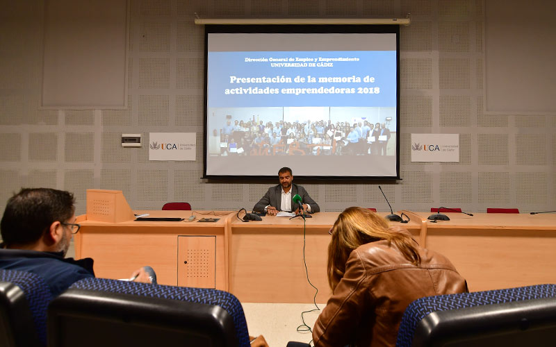 La UCA, que impulsó en 2018 unas 70 actividades de emprendimiento entre su comunidad, admite que “hay que apostar por otro discurso”