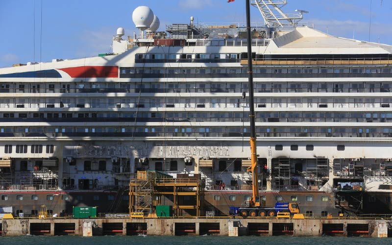Denuncian el “comportamiento cortijero y neoesclavista” de una de las contratas de Navantia en Cádiz que trabajan en el Carnival Triumph