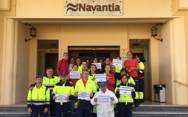 La plantilla de ‘limpieza blanca’ de los astilleros de Cádiz y La Isla denuncian a Acciona por sobrecarga e incumplimientos del convenio