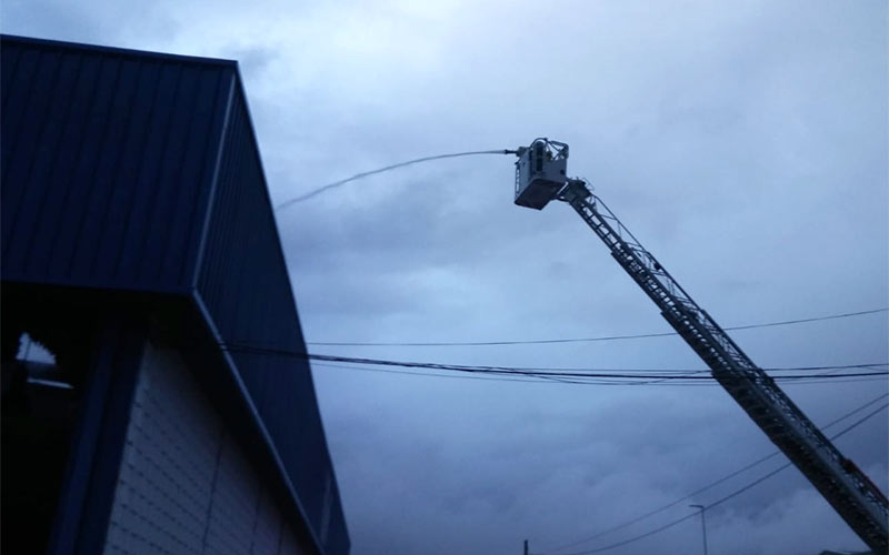 Sale ardiendo la ITV de Tres Caminos coincidiendo con una tormenta eléctrica