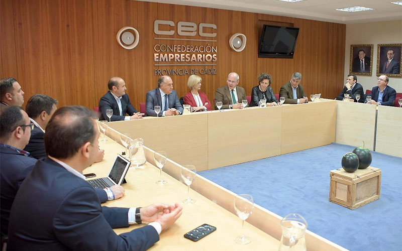 “La baja densidad empresarial de Cádiz nos obliga a un doble esfuerzo a la hora de crear empleo”: el PP traslada sus promesas a la CEC