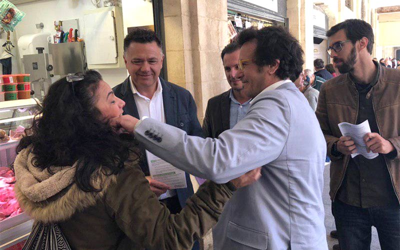 A por el voto del gaditano indeciso, en el remate de la campaña