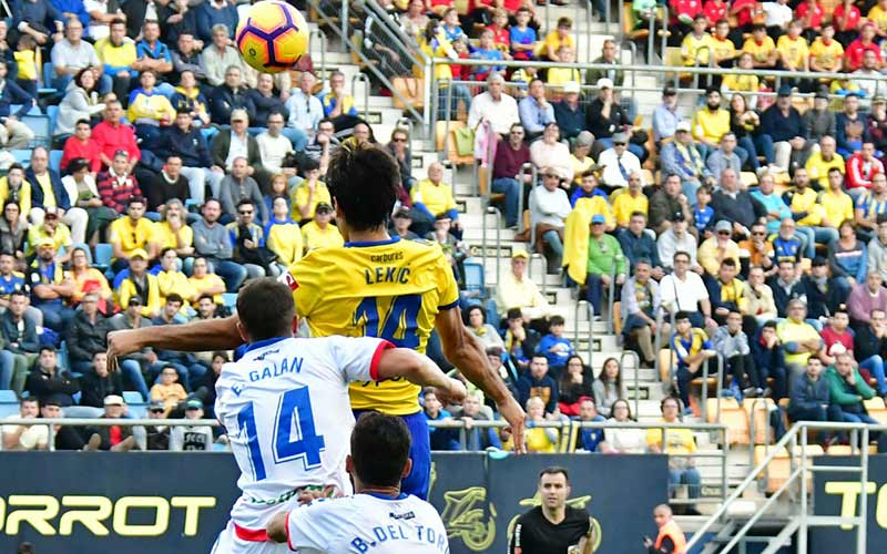 El Cádiz ‘araña’ un punto escaso del campo del Rayo Majadahonda
