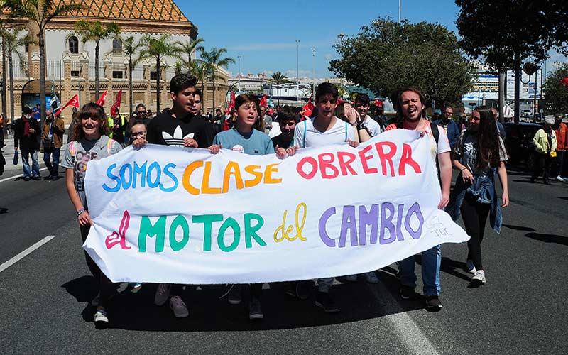El Primero de Mayo se multiplica (¿o divide?) por tres en Cádiz