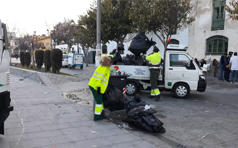 La ‘motorada’ no frena la huelga de basuras en El Puerto