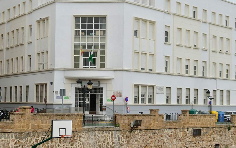 El instituto público más antiguo de Cádiz ‘lucha’ contra los recortes