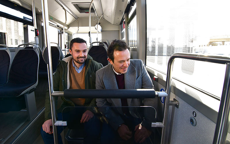El “primer pliego de autobuses urbanos de la historia de la ciudad”, entre los compromisos electorales de Adelante Cádiz..., Cs y PSOE