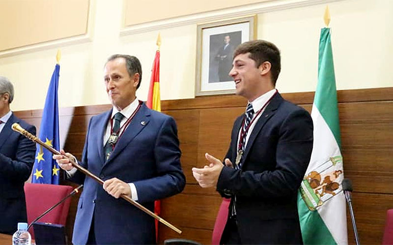 Chiclana estrena mandato con un tripartito, y Román al frente