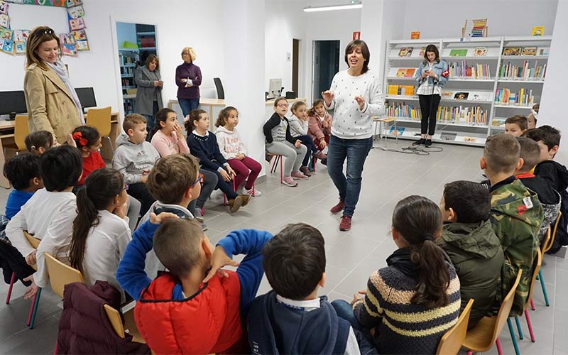 Rota es premiada por su “compromiso con la educación”