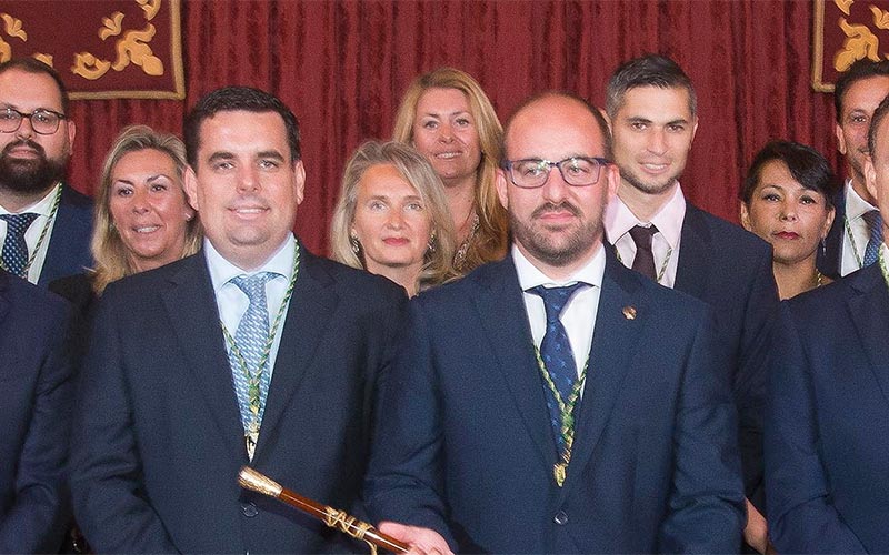 Los socios en el nuevo Gobierno municipal portuense, PP y Cs, quieren subirse el sueldo y contar con nueve asesores contratados a dedo