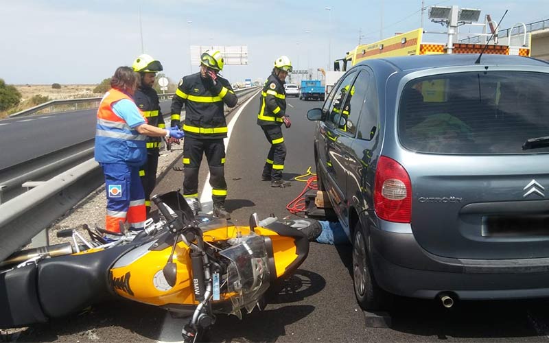 Muere un motorista en accidente de tráfico a la salida de La Isla