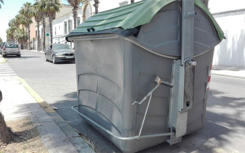 Quejas por los contenedores de basura “no accesibles”
