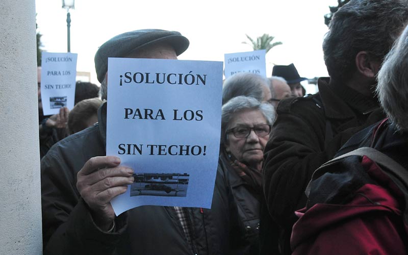 Exigen “un mayor compromiso municipal” por visibilizar la “realidad” de los sintecho en Cádiz, a raíz de una nueva muerte en el albergue
