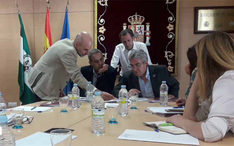 El Estado evidencia su “apoyo técnico” a la Junta para la puesta en servicio del tranvía de la Bahía: será “una línea más de cercanías”