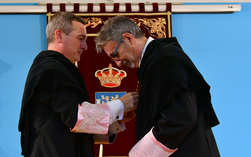 Piniella es investido rector de la UCA; ya gobierna “una nave con 22.000 pasajeros que quieren que los llevemos a un puerto seguro”