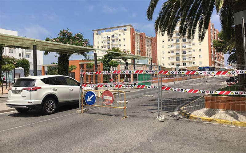 La obra en Reyes Católicos ‘altera’ el tráfico en la zona