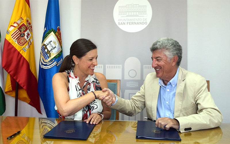 Acosafe recibe otros 38.000 euros del Ayuntamiento para “impulsar” el Centro Comercial Abierto de La Isla