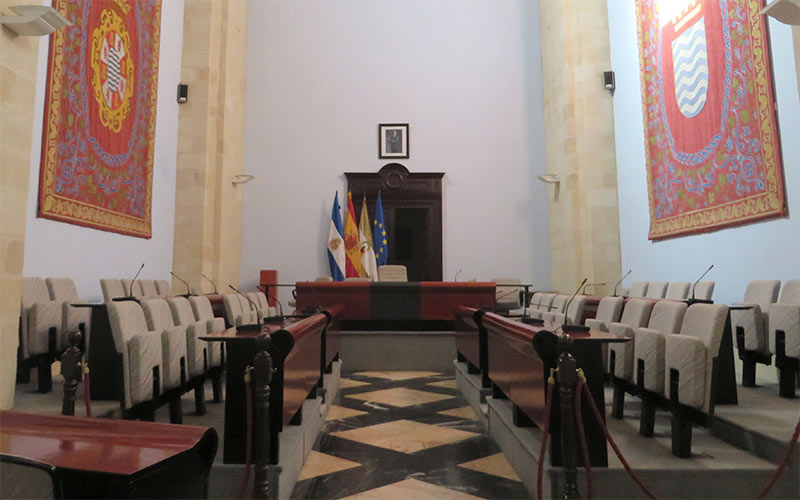 Tachan de “verdadero despropósito” el coste de la nueva estructura política del Ayuntamiento de Jerez; y el PP habla de “discriminación”