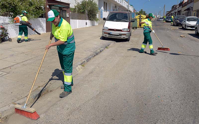 “Zafarrancho de limpieza” en Jerez… y vecinos aplaudiendo