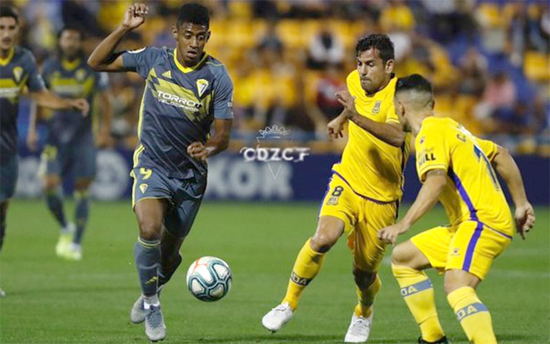 La primera derrota de un Cádiz irreconocible