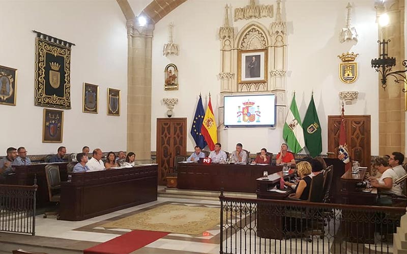El Ayuntamiento de Rota se autoimpone un nuevo plan de ajuste, con el rechazo de la oposición, para acceder al Fondo de Ordenación
