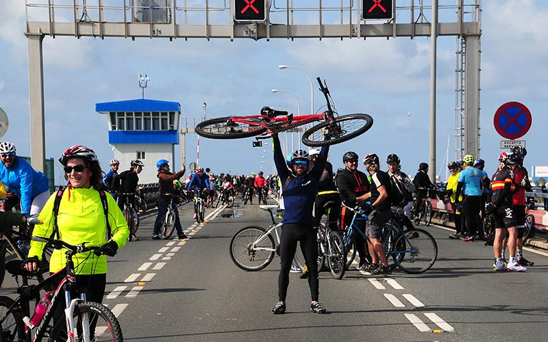 ‘La Bahía por la bici’, un domingo reivindicativo y festivo: “una de las mejores alternativas al problema de congestión y contaminación”