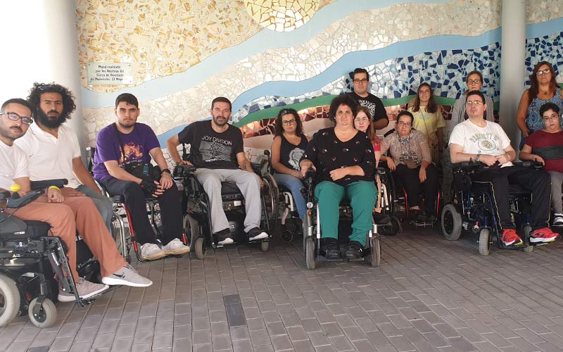 La suspensión del servicio de transporte adaptado al CRMF de San Fernando deja a una veintena de usuarios sin poder acudir al centro