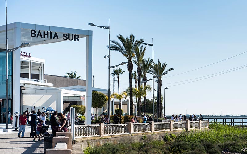 El ‘hueco’ dejado por El Corte Inglés en Bahía Sur lo ocuparán 15 firmas que prevén abrir en verano de 2020, generando 300 empleos