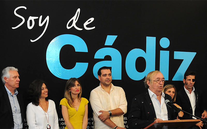 Fallece el reconocido periodista Pepe Oneto, un testigo directo de la transición y “un hijo de San Fernando que ha sido profeta en su tierra”